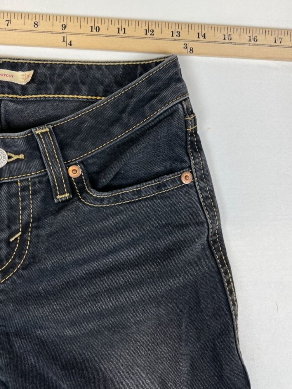 Levi's Women Noughties 25x32 Bootcut Jeans Black Distressed Denim Y2K Style - Picture 11 of 12